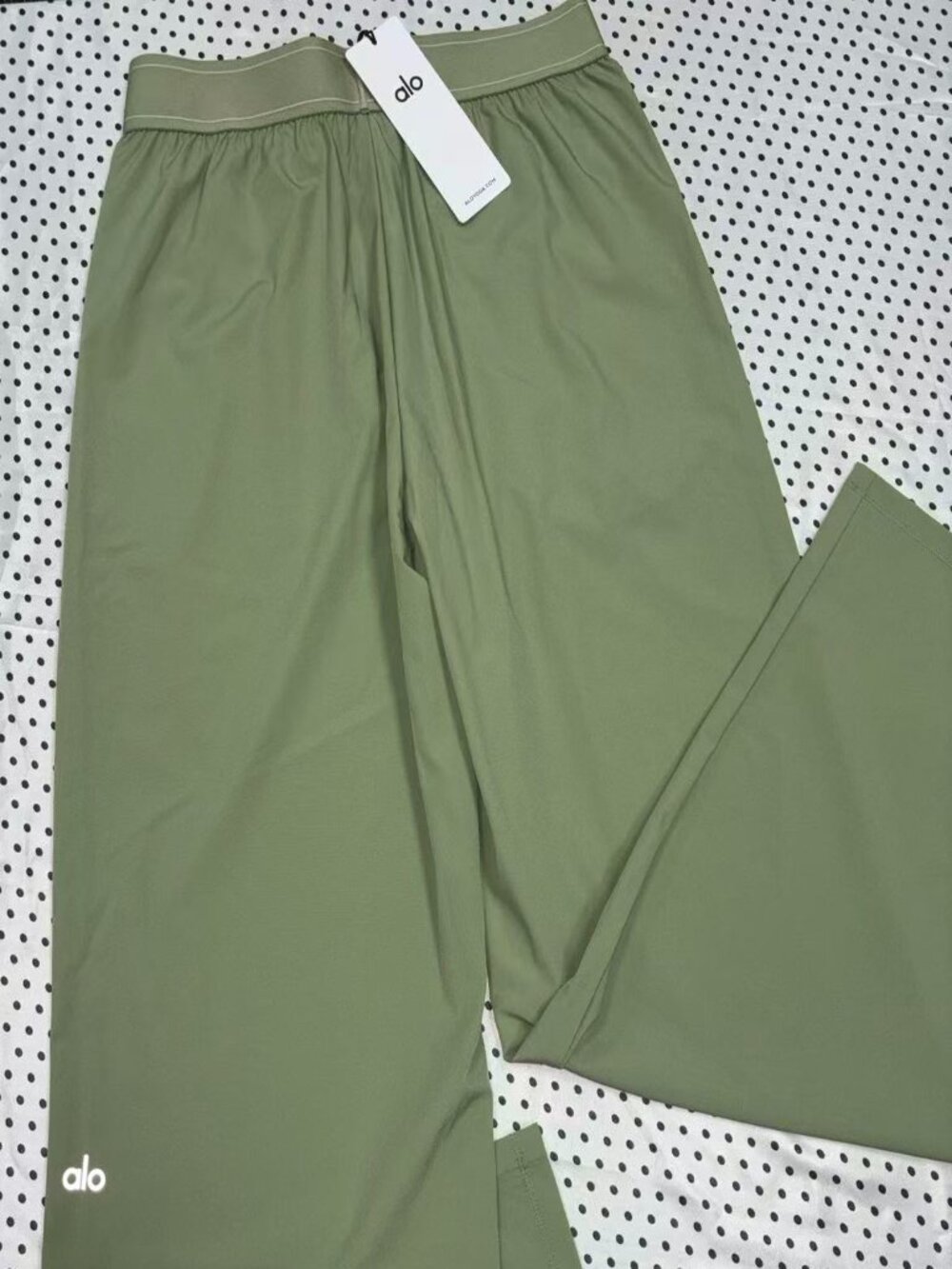 Alo Yoga Dune Grass💚Suit Up Trouser Regular Loose Fit Minimalist and Versatile - Picture 3 of 10